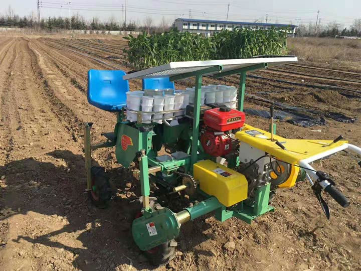 Self propeld transplanting machine