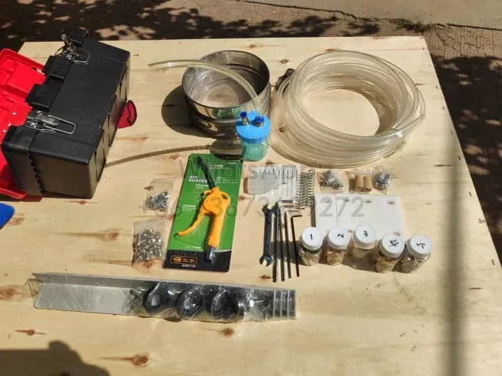Componentes de la caja de herramientas para la sembradora de viveros.