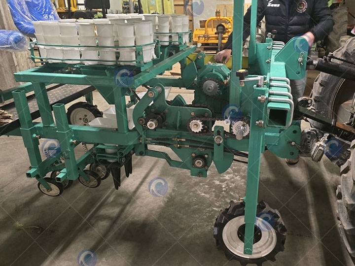 tractor-mounted onion planting machine