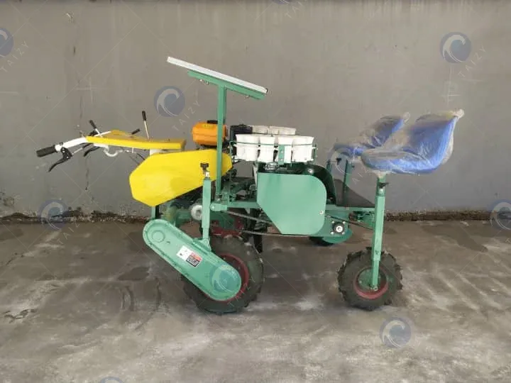 self-propelled transplanter
